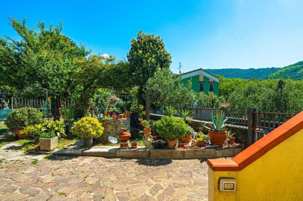 casa indipendente in vendita a Pistoia in zona Santomoro