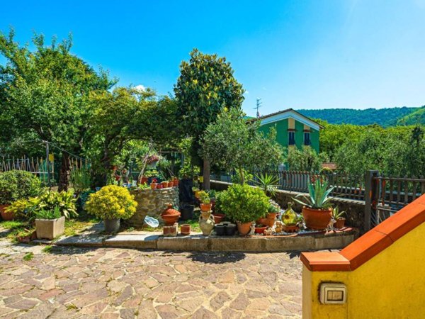 casa indipendente in vendita a Pistoia in zona Valdibure