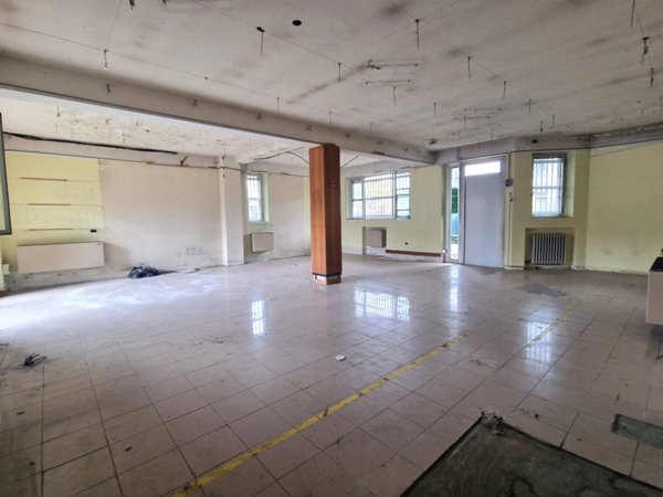 ufficio in vendita a Pistoia in zona Bottegone