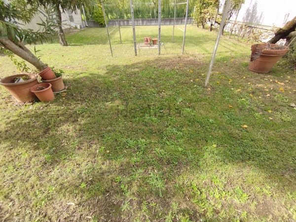 casa indipendente in vendita a Pistoia in zona Bottegone