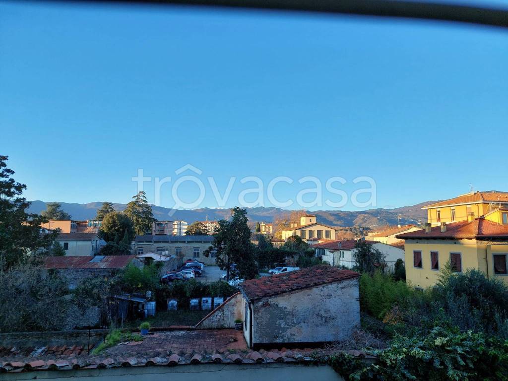 appartamento in vendita a Pistoia in zona Centro Città