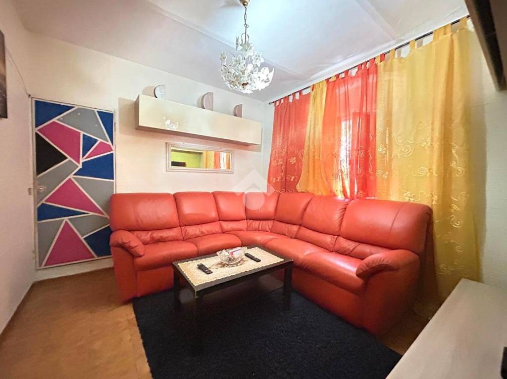 casa indipendente in vendita a Pistoia in zona Le Piastre