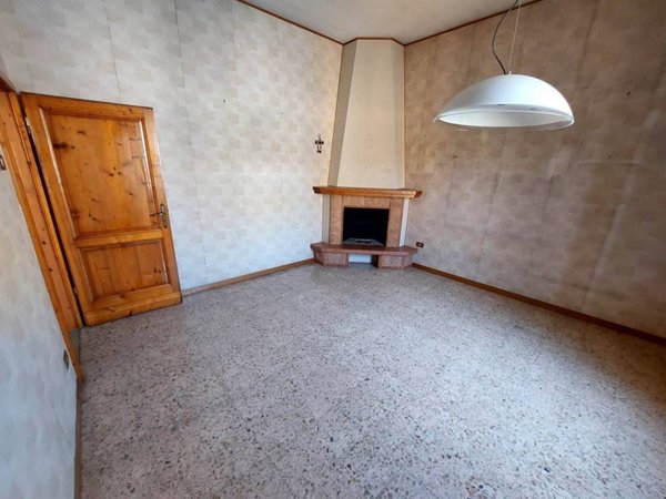 casa indipendente in vendita a Pistoia in zona Stadio