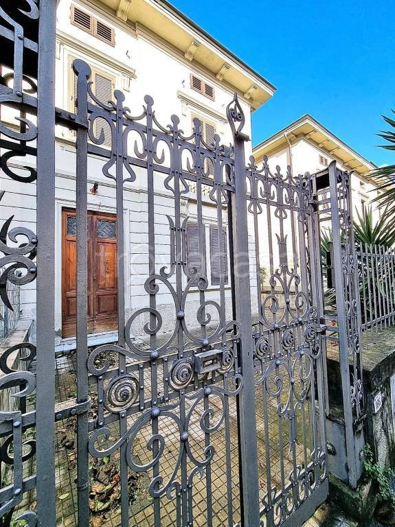 casa indipendente in vendita a Pistoia in zona Centro Città