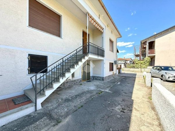 casa indipendente in vendita a Pistoia in zona Bottegone