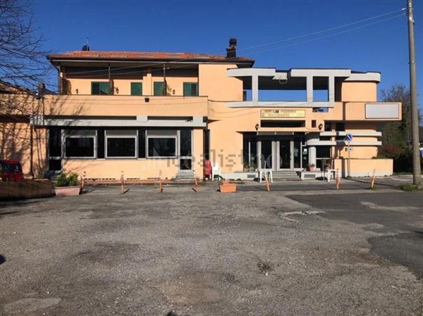 negozio in vendita a Pistoia in zona San Felice