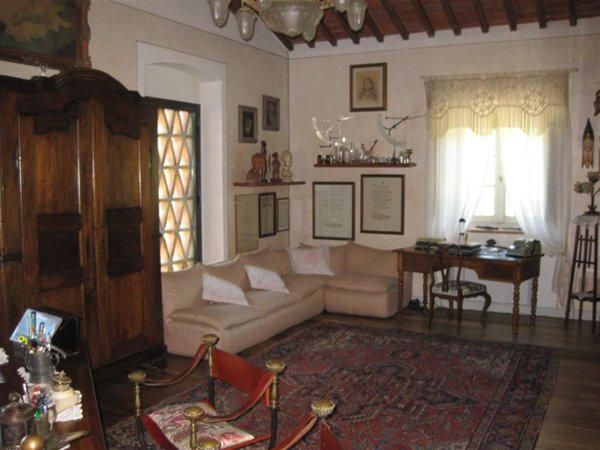 casa indipendente in vendita a Pistoia in zona Centro Città
