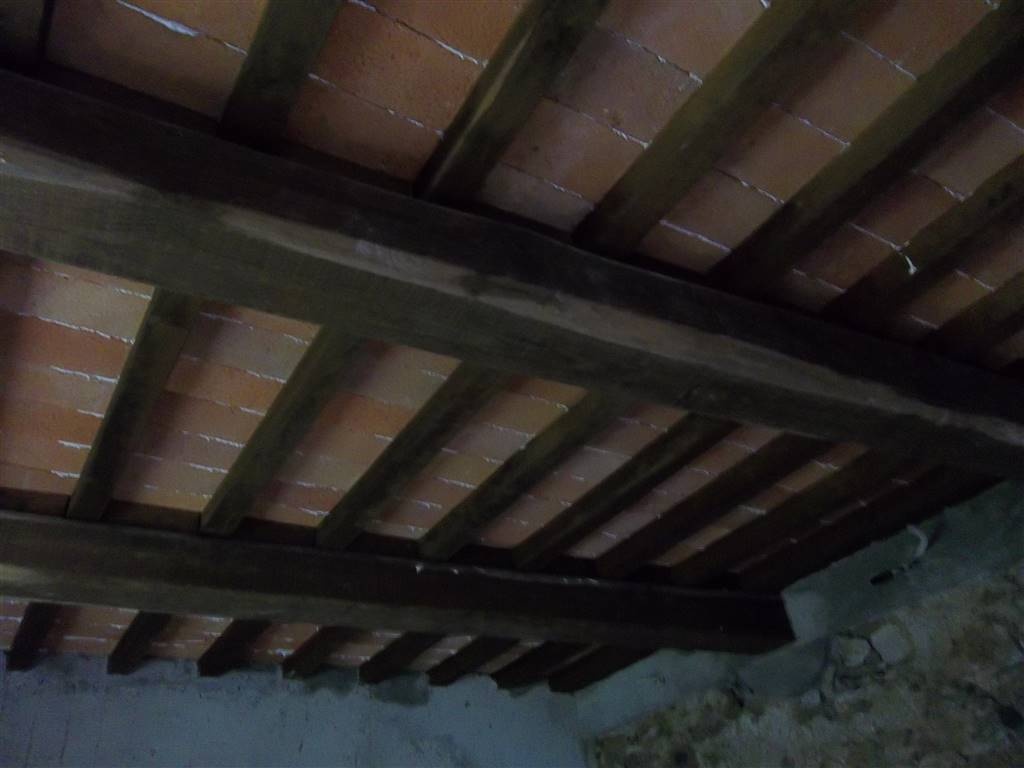 casa indipendente in vendita a Pistoia in zona Cireglio