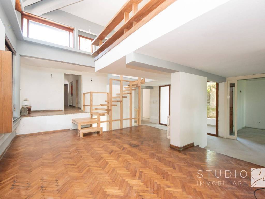 casa indipendente in vendita a Pistoia in zona Centro Città