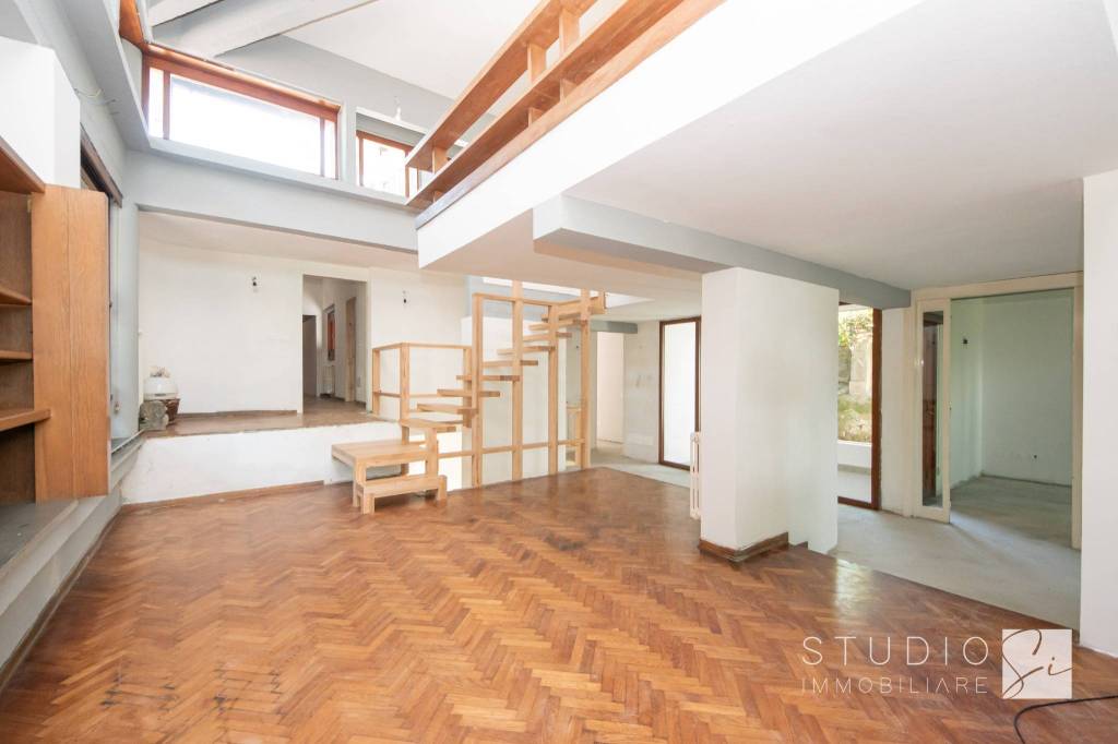 casa indipendente in vendita a Pistoia in zona Centro Città