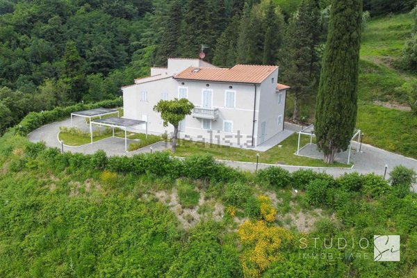 casa indipendente in vendita a Pistoia in zona Spazzavento