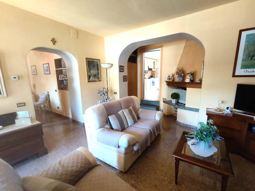 casa indipendente in vendita a Pistoia