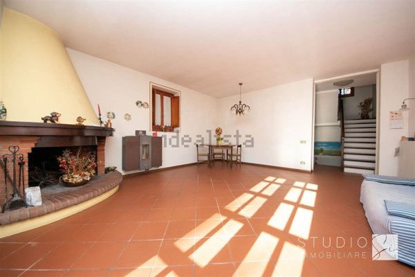esavano in vendita a Pistoia in zona San Felice