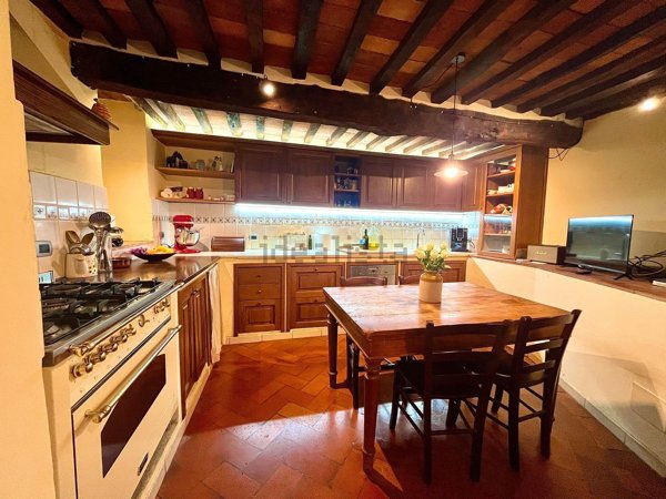 casa indipendente in vendita a Pistoia