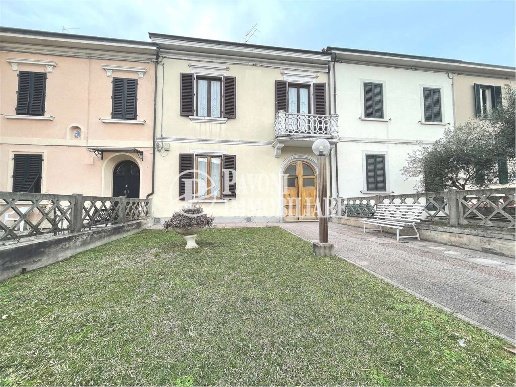 casa indipendente in vendita a Pistoia in zona Centro Città