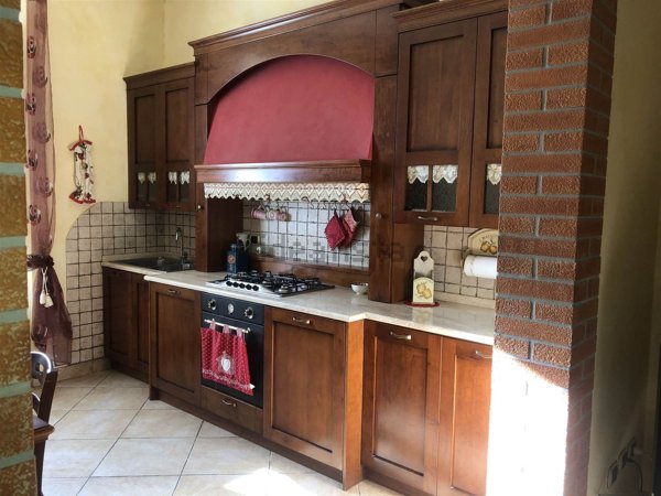casa indipendente in vendita a Pistoia