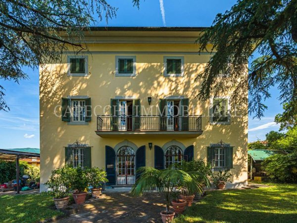 casa indipendente in vendita a Pistoia in zona Stadio