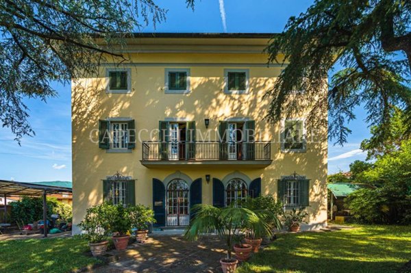 casa indipendente in vendita a Pistoia in zona Stadio