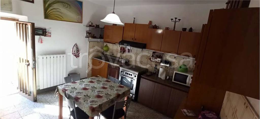 casa indipendente in vendita a Pistoia in zona Le Grazie