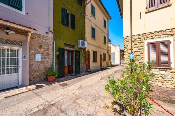 casa indipendente in vendita a Pistoia in zona Centro Città