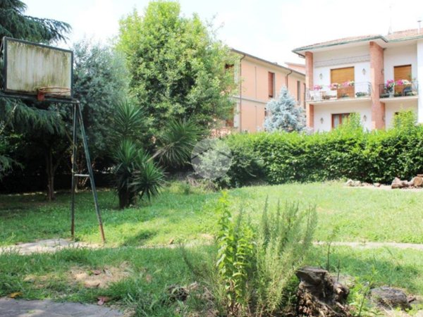 casa indipendente in vendita a Pistoia