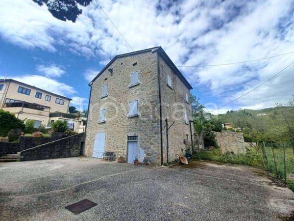 casa indipendente in vendita a Pistoia in zona San Felice