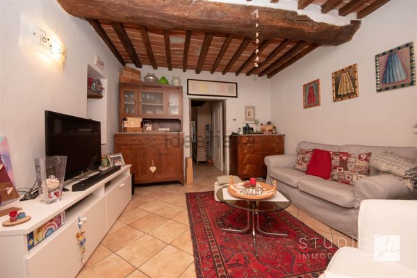 casa indipendente in vendita a Pistoia in zona Le Grazie