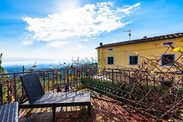 casa indipendente in vendita a Pistoia in zona Cireglio