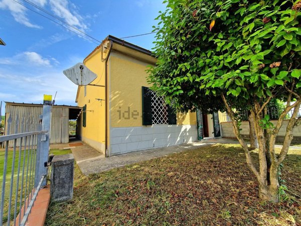 quadrivano in vendita a Pistoia in zona Bottegone