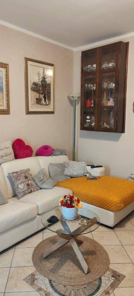casa indipendente in vendita a Pistoia in zona Bottegone