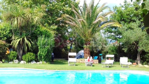 casa indipendente in vendita a Pistoia
