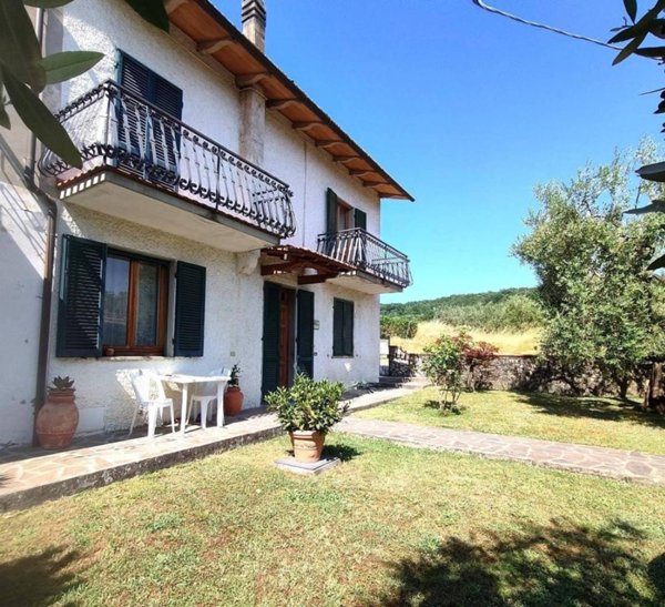 casa indipendente in vendita a Pistoia in zona Valdibrana