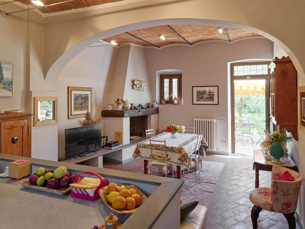 casa indipendente in vendita a Pistoia in zona Centro Città