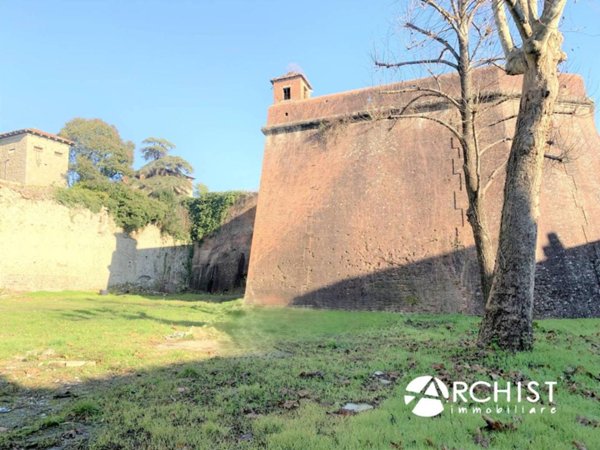 casa indipendente in vendita a Pistoia in zona Centro Città