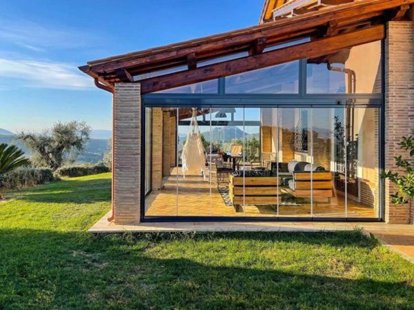 casa indipendente in vendita a Pistoia in zona Spazzavento