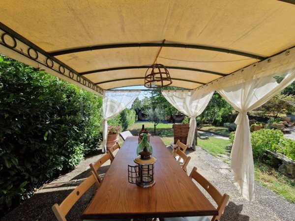 casa indipendente in vendita a Pistoia