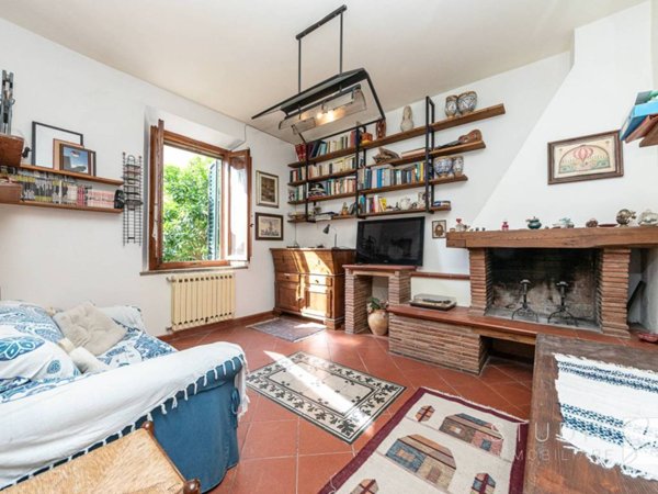 casa indipendente in vendita a Pistoia in zona Centro Città