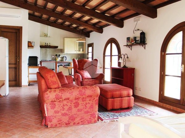 casa indipendente in vendita a Pistoia in zona Arcigliano