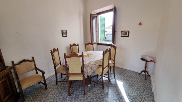 casa indipendente in vendita a Pistoia in zona Centro Città