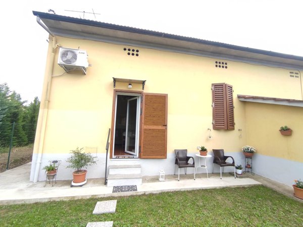 casa indipendente in vendita a Pistoia in zona Spazzavento