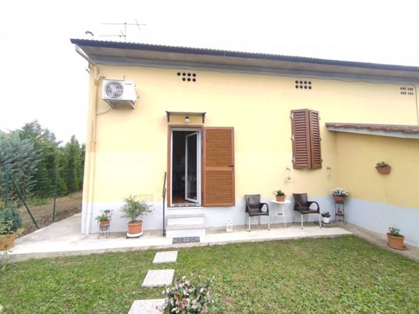 casa indipendente in vendita a Pistoia in zona Spazzavento