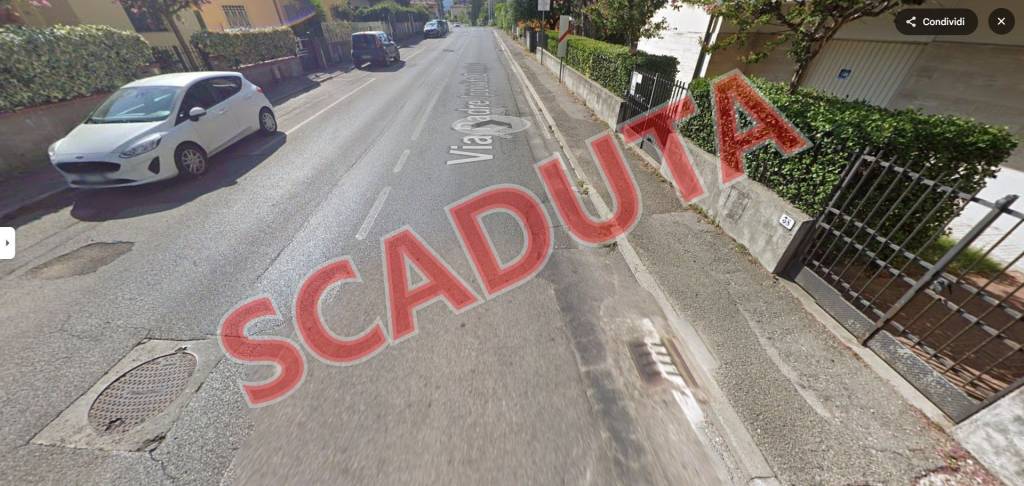 locale commerciale in vendita a Pistoia