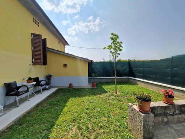 casa indipendente in vendita a Pistoia in zona Spazzavento