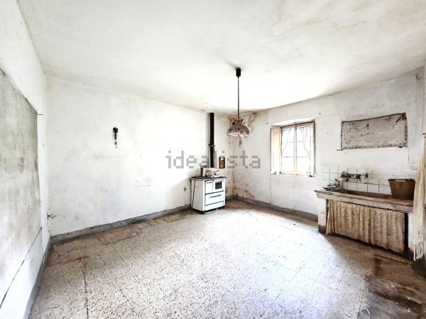 casa indipendente in vendita a Pistoia