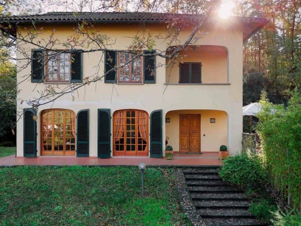 casa indipendente in vendita a Pistoia in zona Centro Città