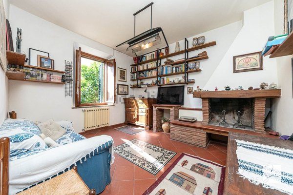 casa indipendente in vendita a Pistoia in zona Centro Città