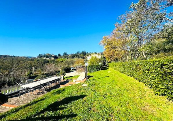 casa indipendente in vendita a Pistoia in zona Valdibrana