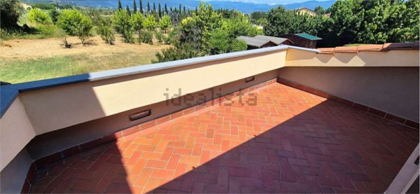 casa indipendente in vendita a Pistoia in zona Bottegone
