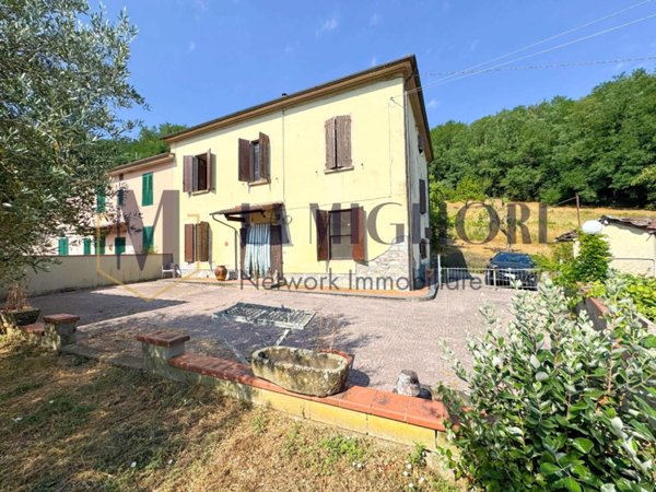 casa indipendente in vendita a Pistoia in zona Spazzavento