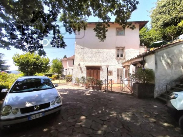 appartamento in vendita a Pistoia in zona Sammommè
